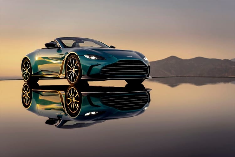 Aston Martin が新型オープンスポーツ V12 Vantage Roadster を発表