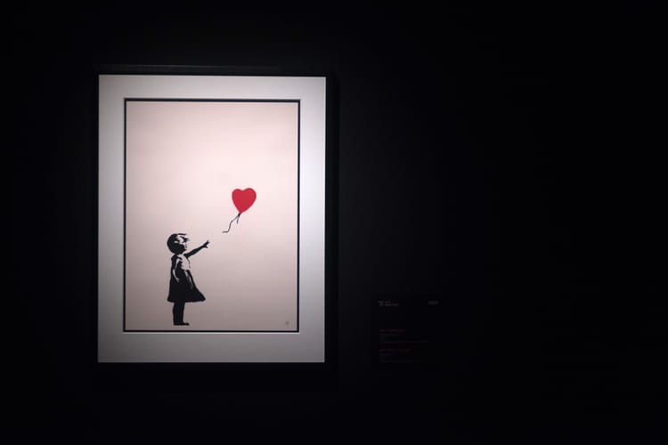 Malgré le confinement, une vente aux enchères d’œuvres de Banksy fait un carton