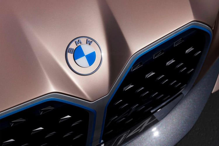 Pour la première fois en 23 ans, BMW change son logo